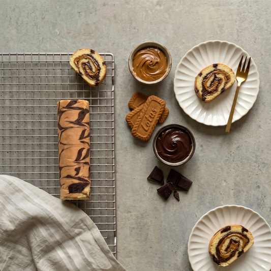 Horse Shoe Cake Roll with Lotus Chocolate