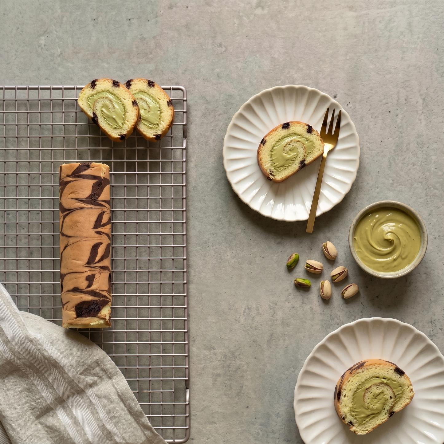 Horse Shoe Cake Roll with Pistachio