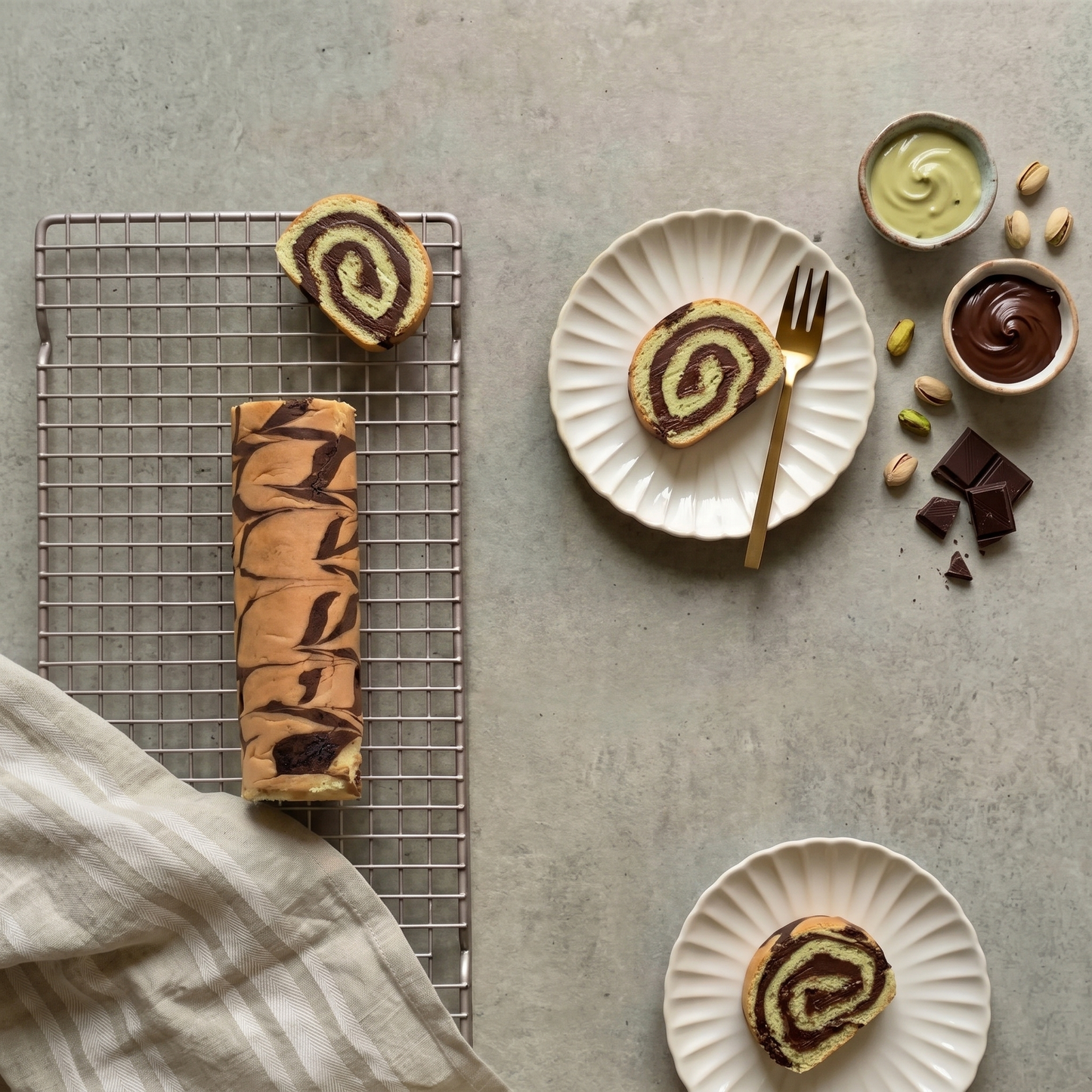 Horse Shoe Cake Roll Pistachio Chocolate