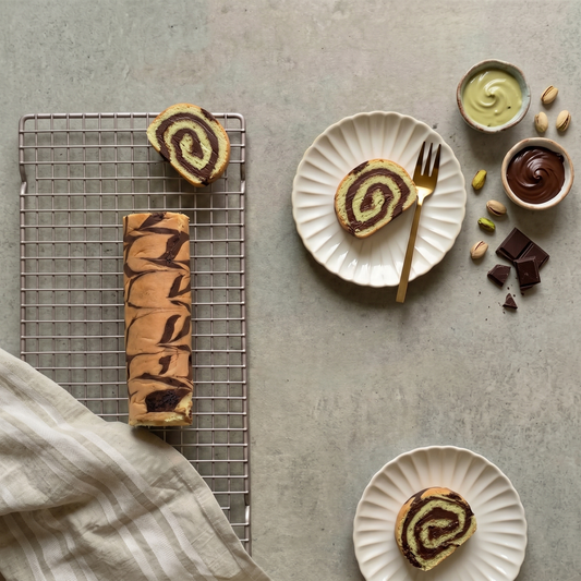 Horse Shoe Cake Roll Pistachio Chocolate
