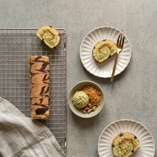 Horse Shoe Cake Roll with Kunafa Pistachio
